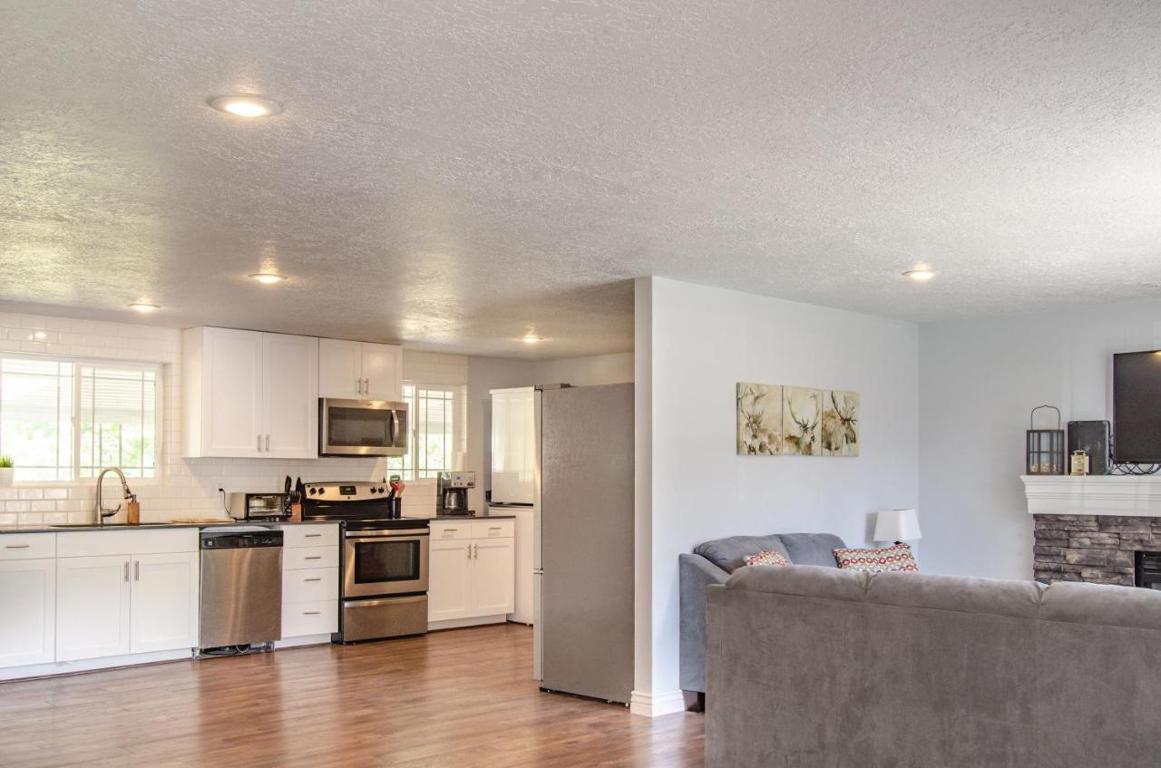 Never Stop Exploring- 3 Bedroom 2 Bath Home Of Duplex, Close To Zion, Bryce, And Brianhead Cedar City Exterior photo